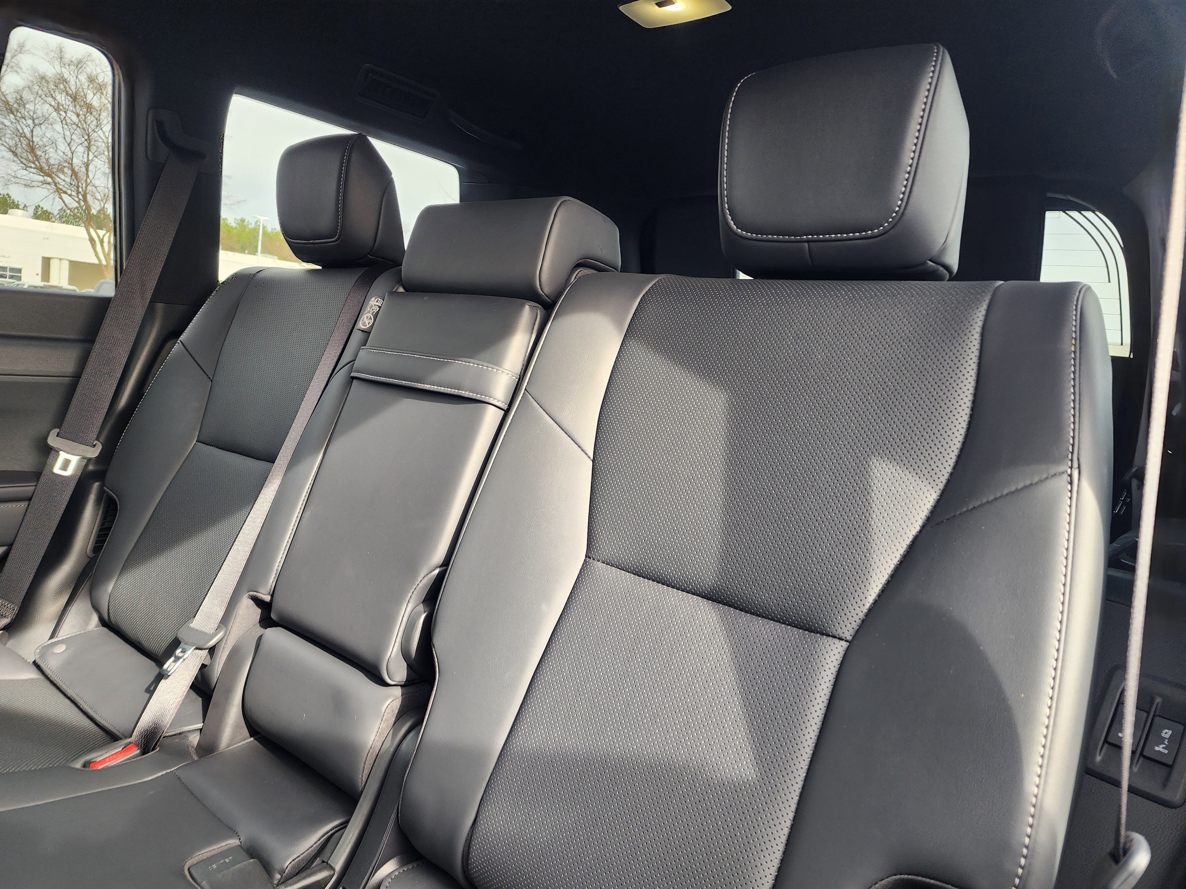 Used 2025 Lexus GX 550 w/ Cold Area Package AWD/4WD image 11