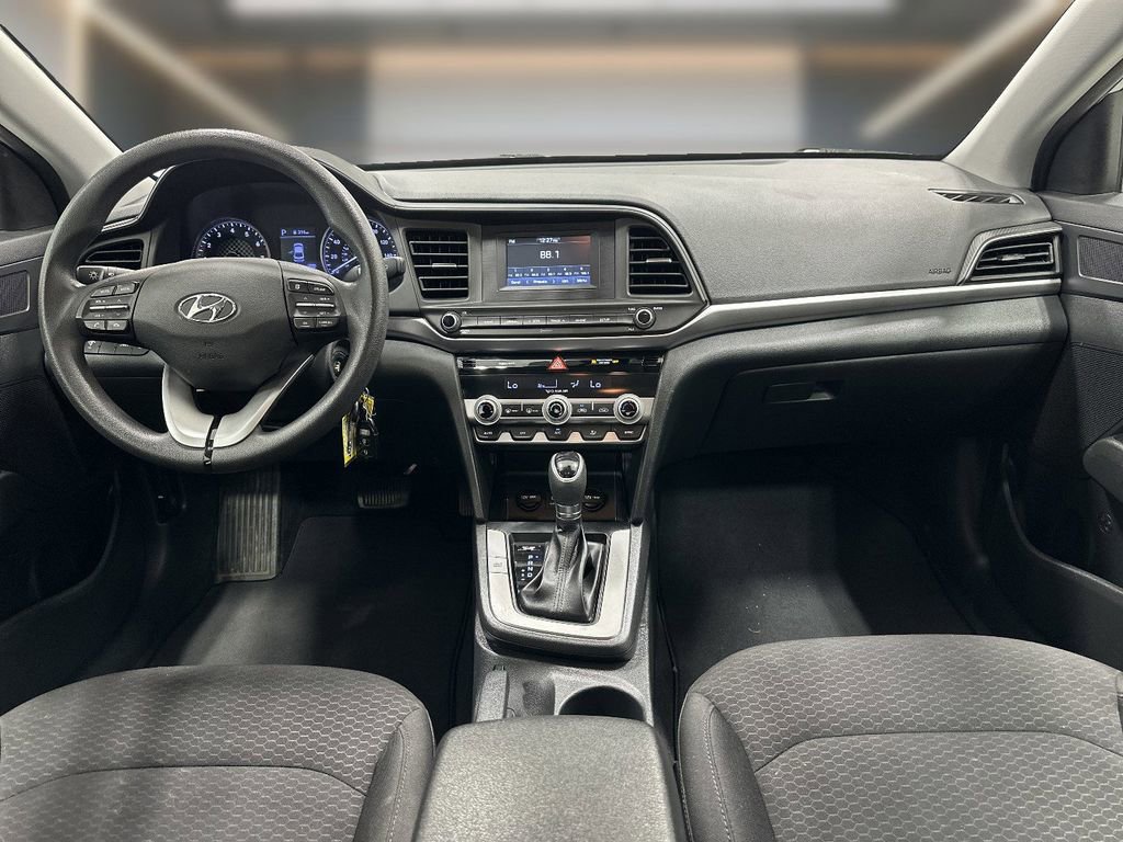Used 2020 Hyundai Elantra SE w/ Cargo Package (C1) FWD image 10