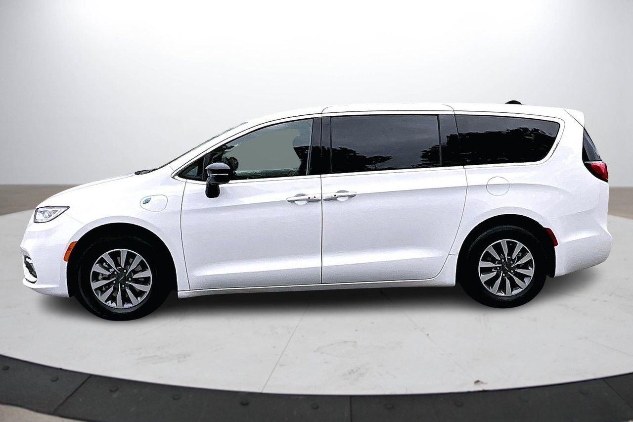 Certified 2024 Chrysler Pacifica Select image 6