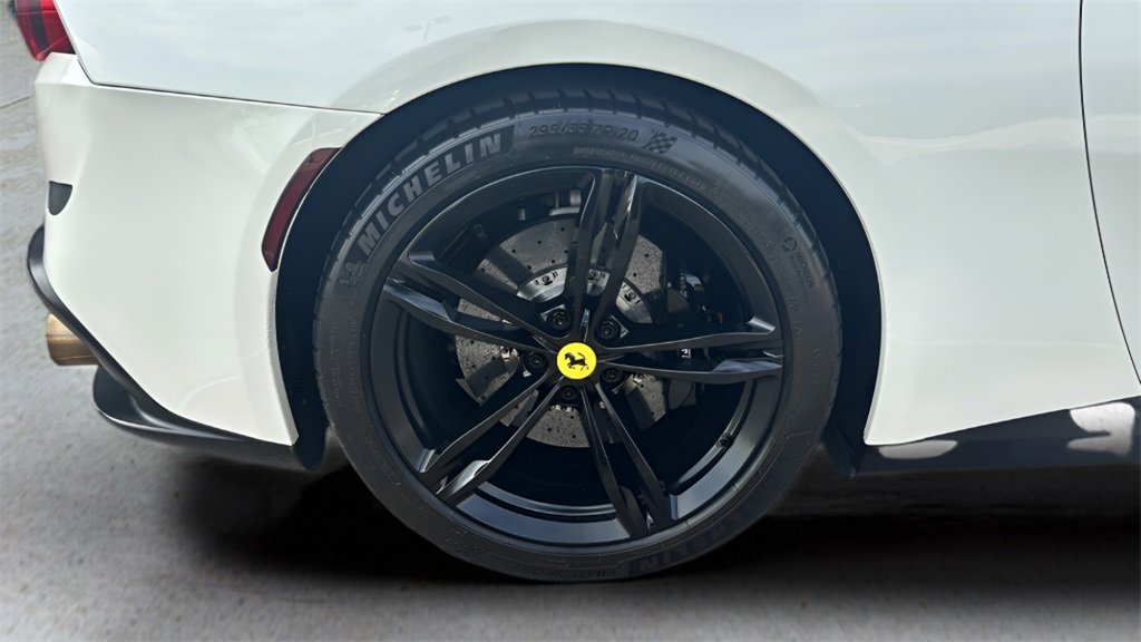 Used 2017 Ferrari GTC4Lusso image 39