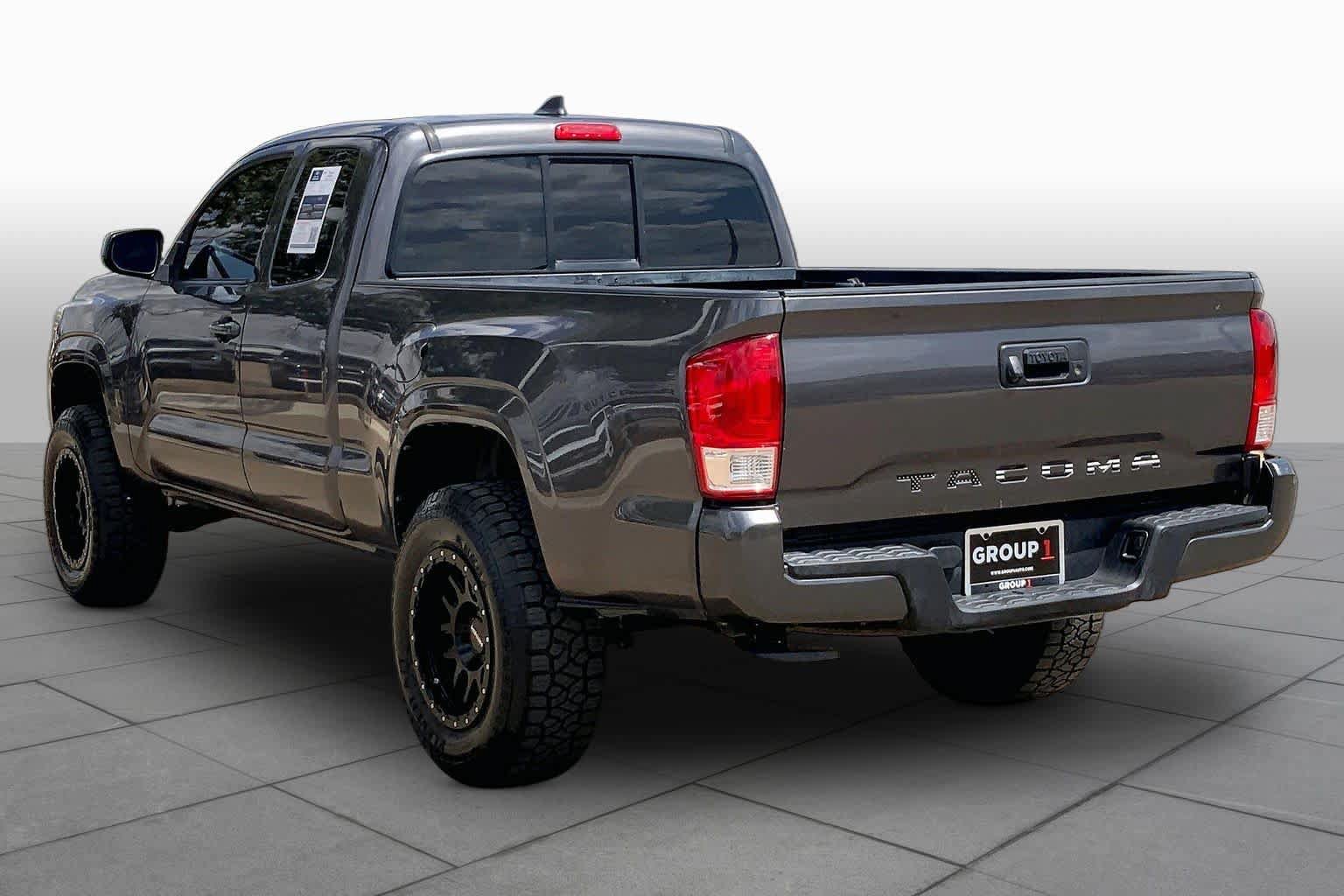 Used 2016 Toyota Tacoma SR w/ SR Convenience Package RWD image 12