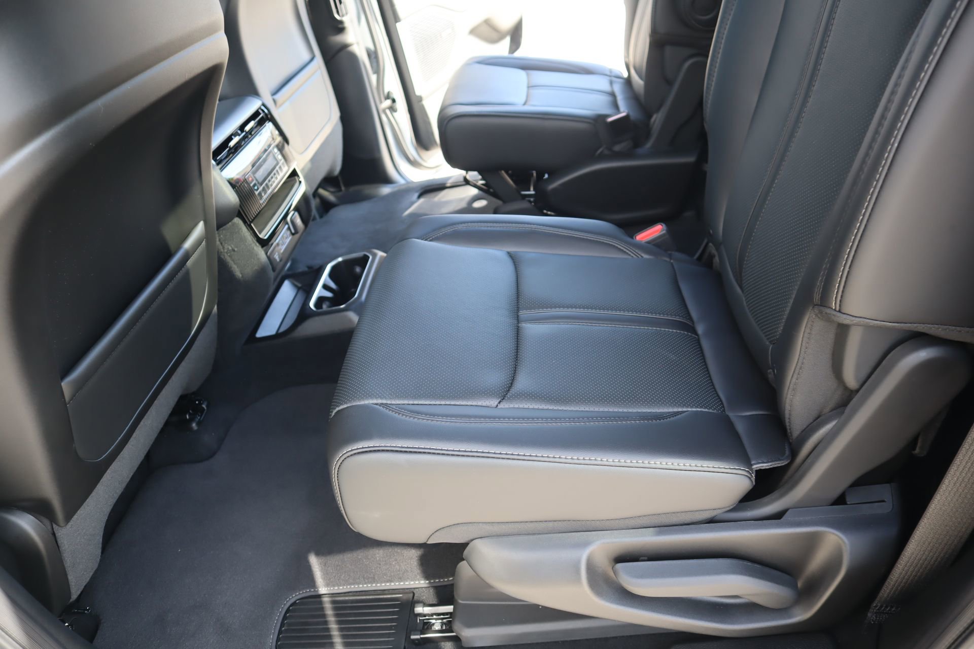 New 2026 Jeep Grand Wagoneer 4WD image 13