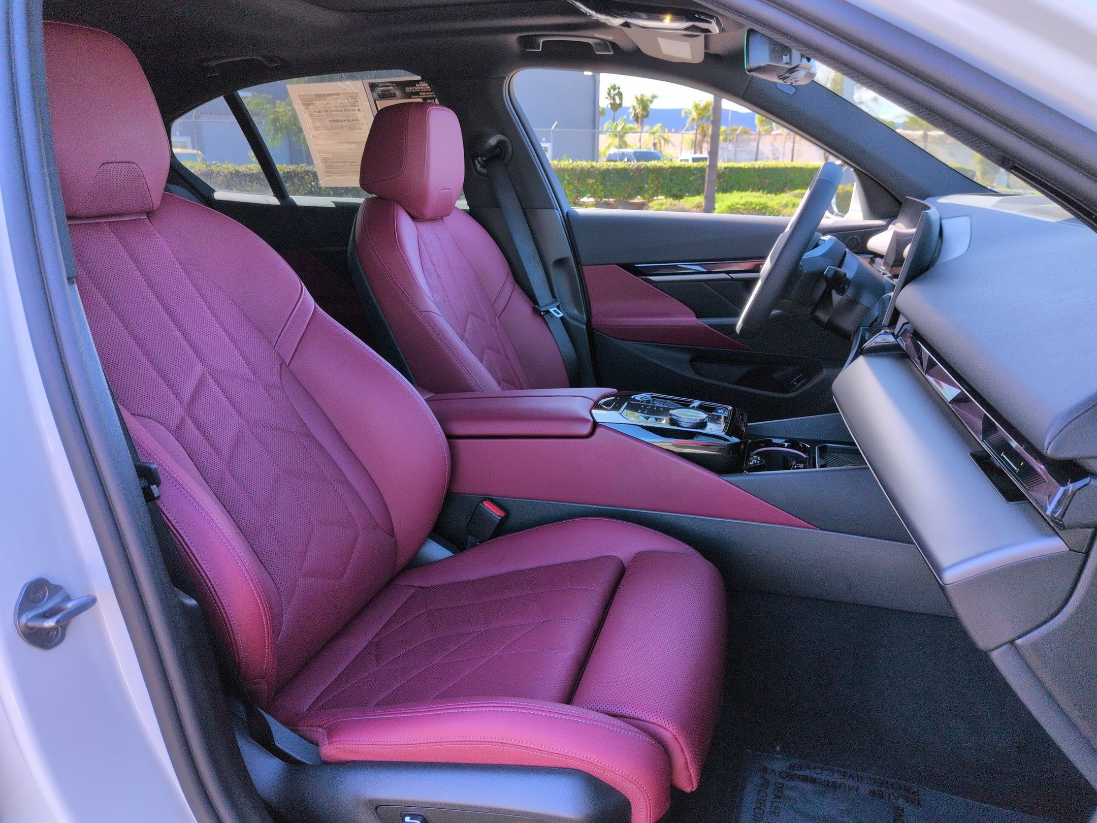 Used 2025 BMW i5 eDrive40i w/ Premium Package image 33