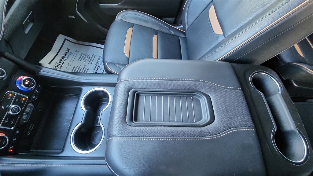 Used 2023 GMC Yukon XL AT4 image 25