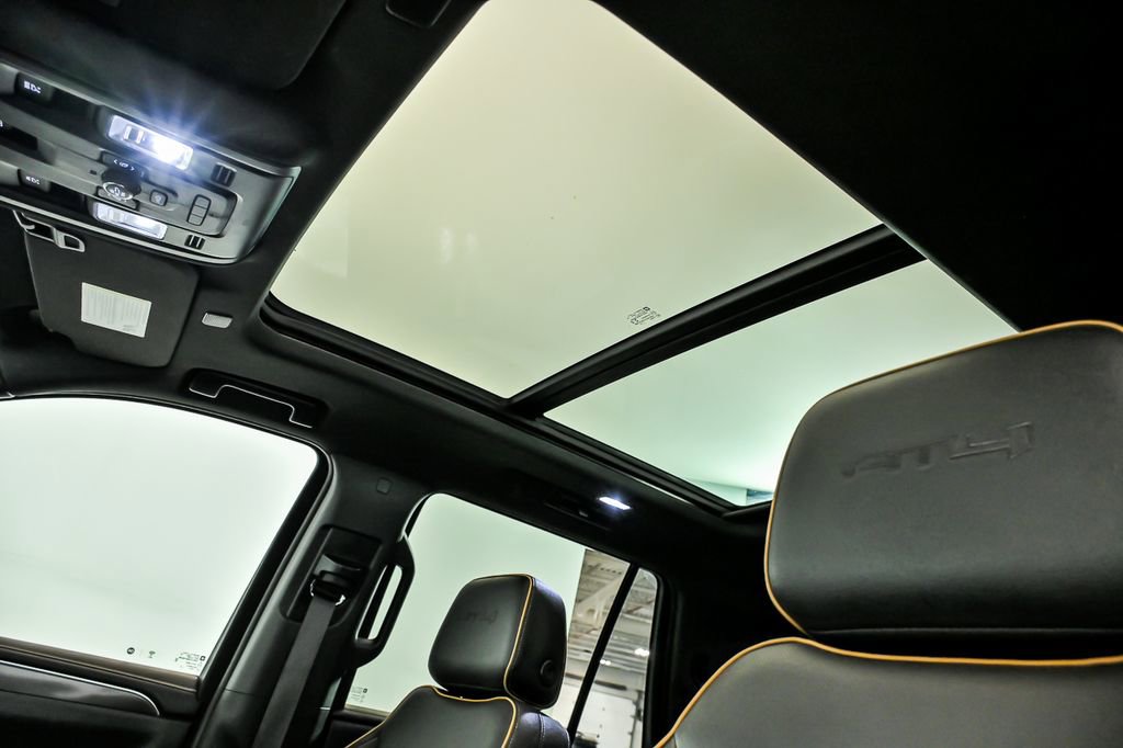 Used 2022 GMC Yukon AT4 AWD/4WD image 15