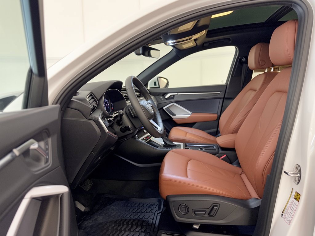 Certified 2025 Audi Q3 2.0T Premium w/ Convenience Package AWD/4WD image 5