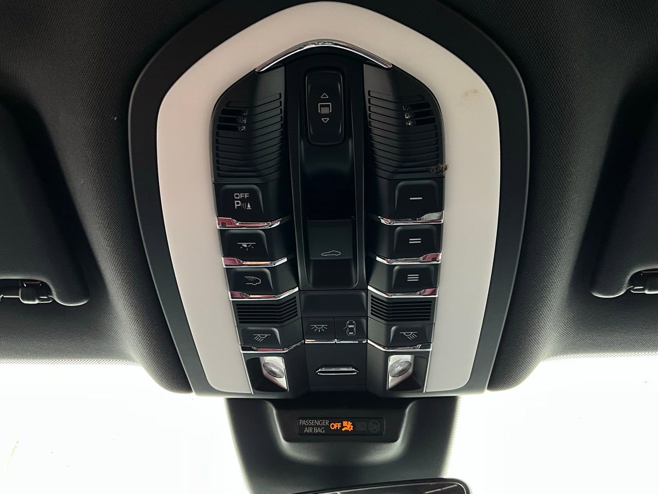 Used 2022 Porsche Macan S image 17