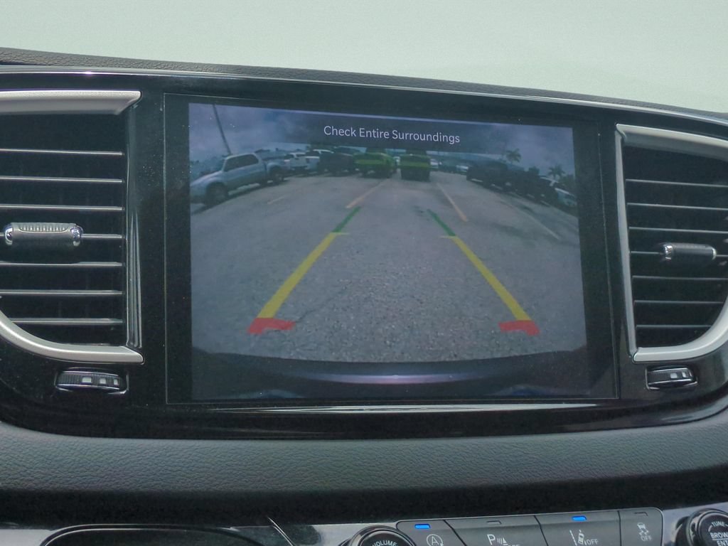 Used 2023 Chrysler Pacifica Touring-L FWD image 17