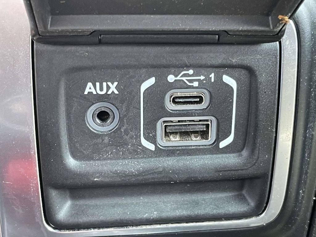 Used 2022 Jeep Wrangler Sport AWD/4WD image 21