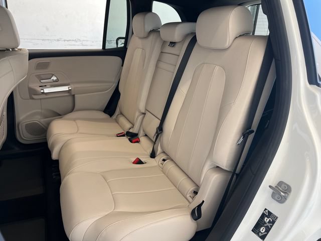 Used 2025 Mercedes-Benz EQB 300 4MATIC image 41