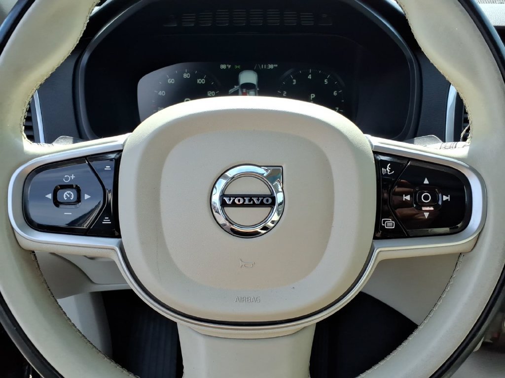 Used 2019 Volvo XC90 T5 Momentum w/ Multimedia Package AWD/4WD image 5