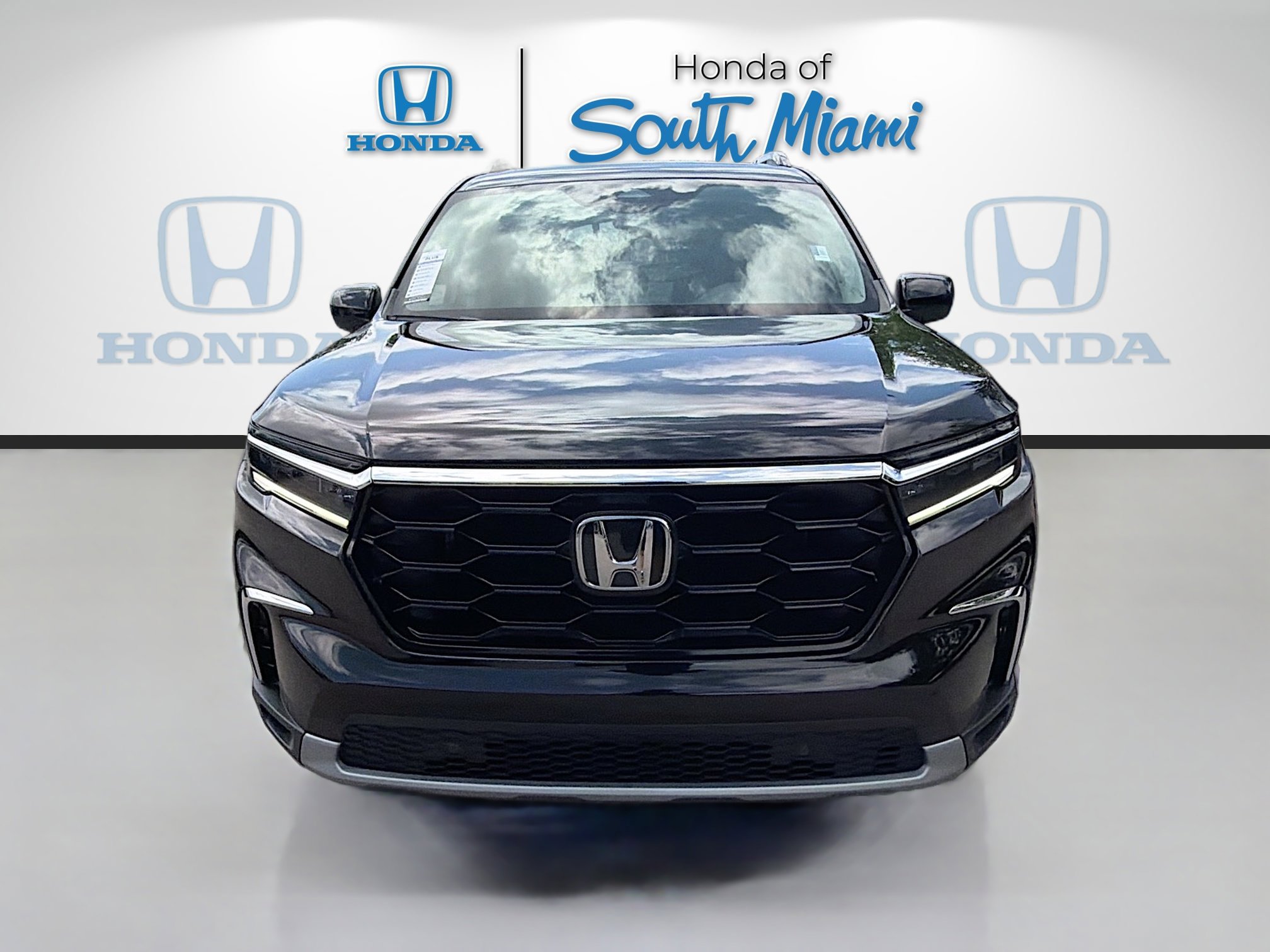 Used 2023 Honda Pilot Touring image 2