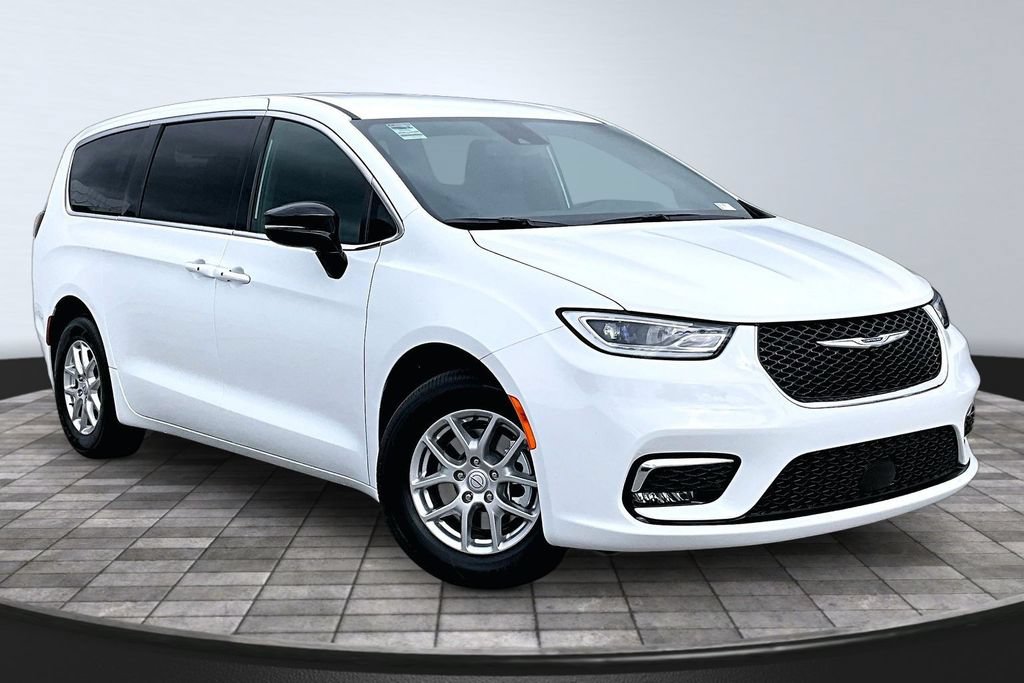 New 2026 Chrysler Pacifica Select FWD image 39