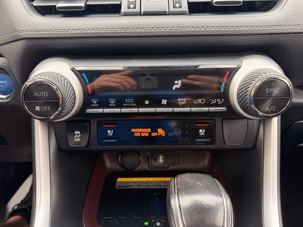 Used 2019 Toyota RAV4 Limited AWD/4WD image 11