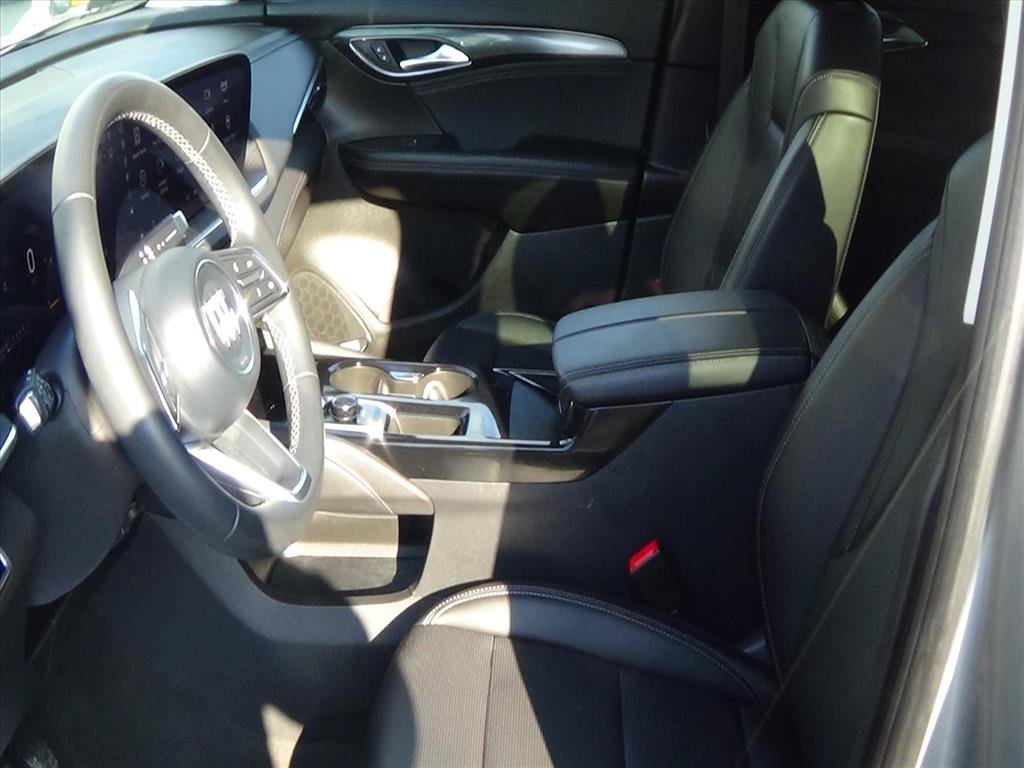 Used 2025 Buick Envision Preferred AWD/4WD image 12