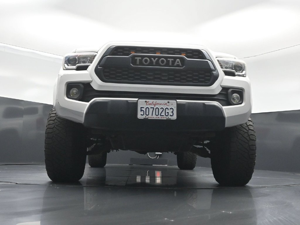 Used 2017 Toyota Tacoma SR5 w/ Tow Package AWD/4WD image 40
