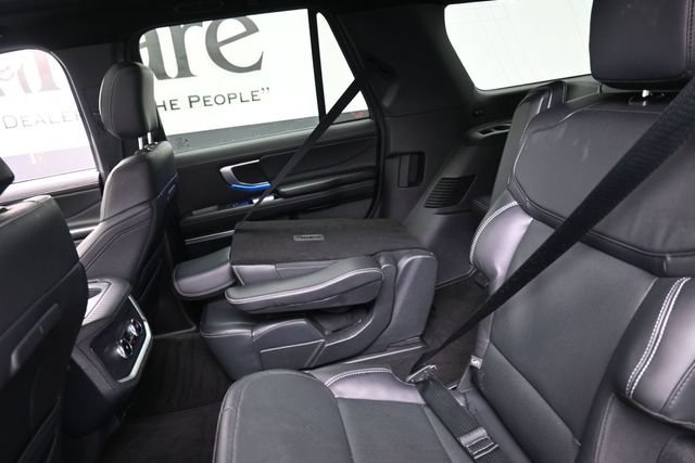 Used 2025 Ford Expedition Platinum w/ Stealth Appearance Package AWD/4WD image 21
