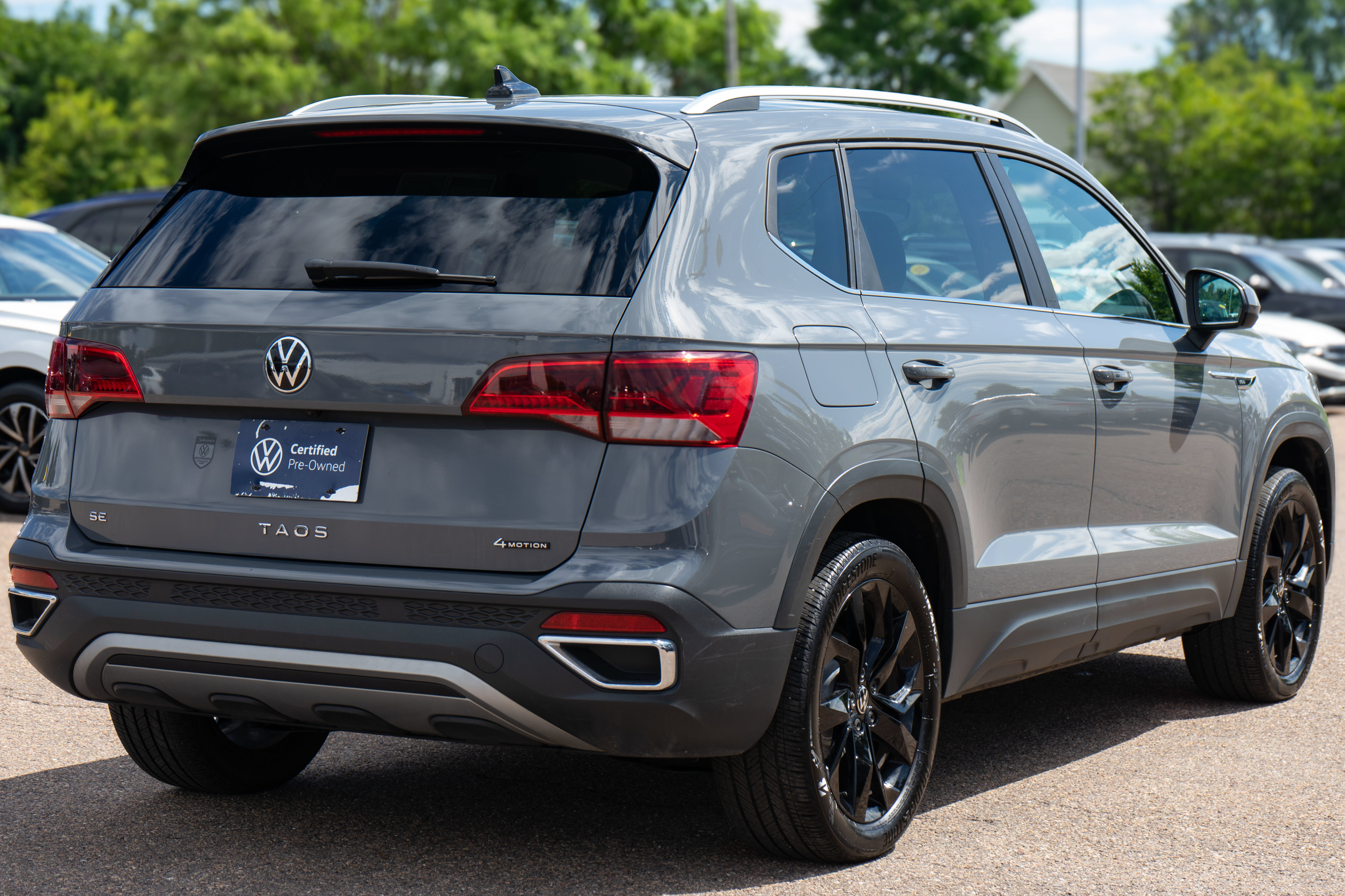 Certified 2022 Volkswagen Taos SE w/ Panoramic Sunroof Package AWD/4WD image 6