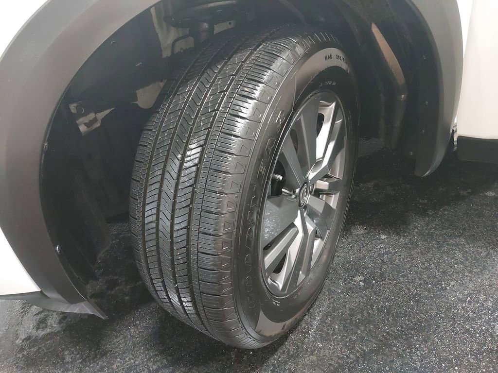 Used 2025 Nissan Pathfinder SV image 32