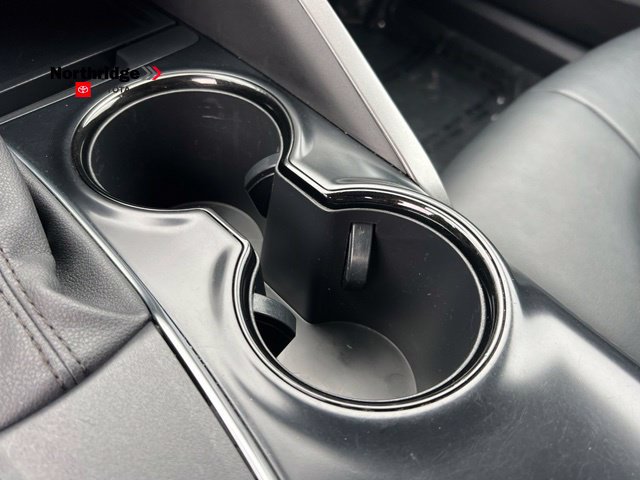 Used 2020 Toyota Camry SE w/ Carpet Mat Package FWD image 32