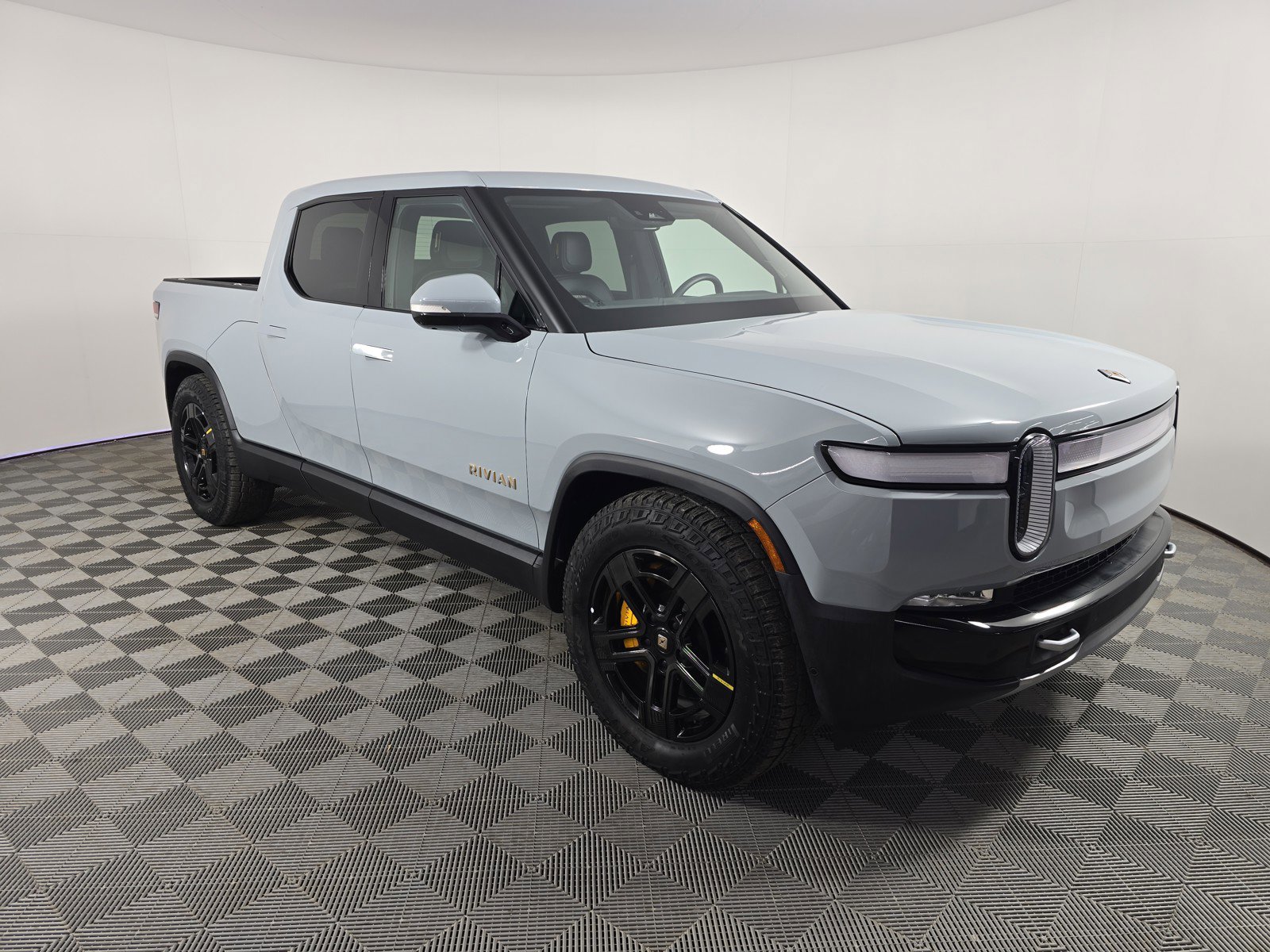 Used 2024 Rivian R1T Adventure AWD/4WD image 7