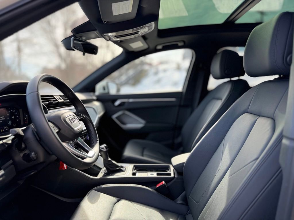 Used 2025 Audi Q3 2.0T Premium image 14