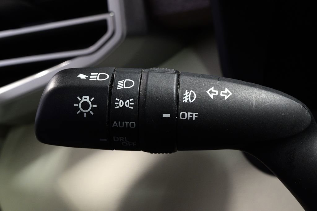Used 2023 Toyota Sequoia Capstone AWD/4WD image 19