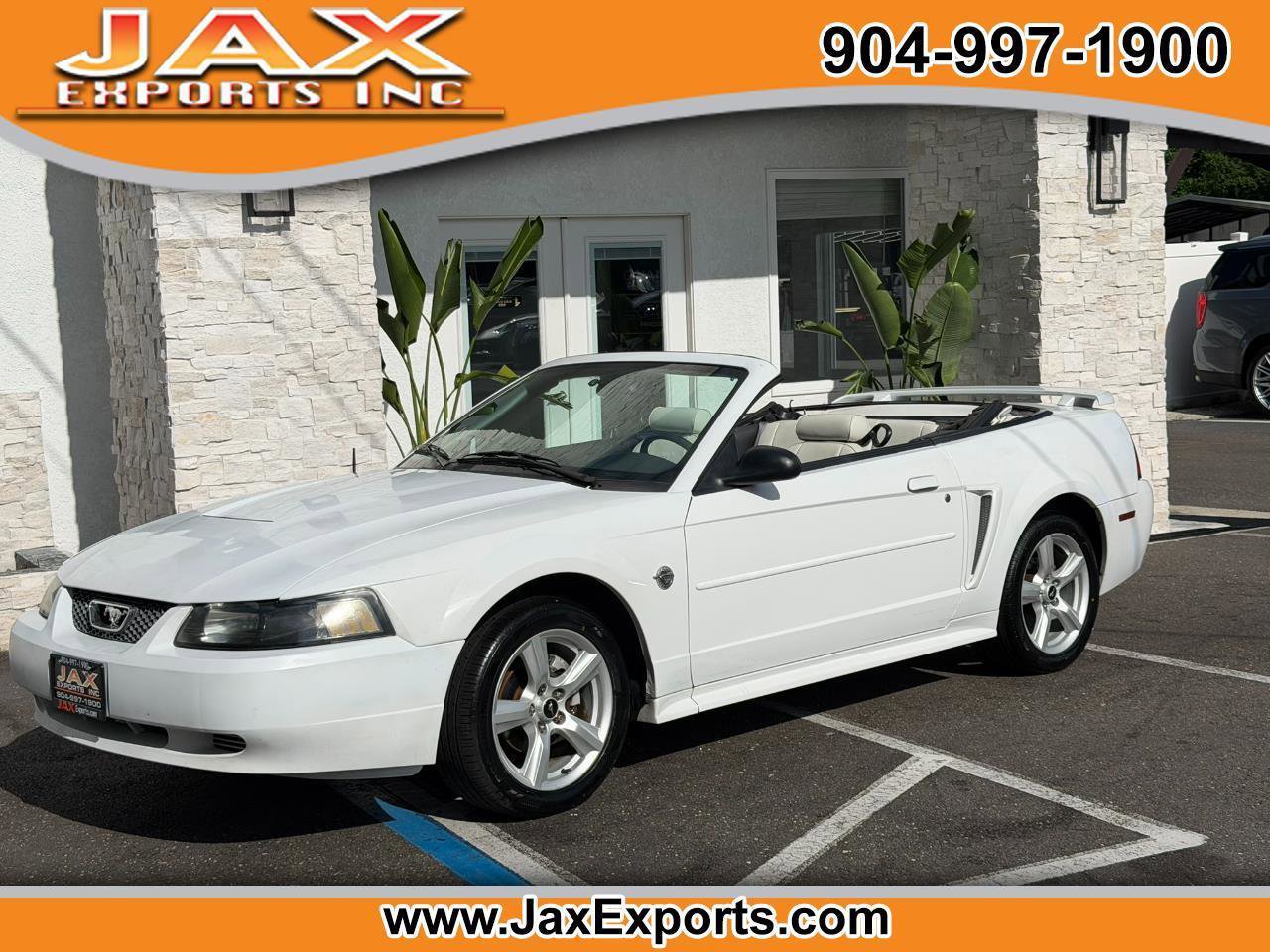 Used 2004 Ford Mustang Convertible RWD image 1
