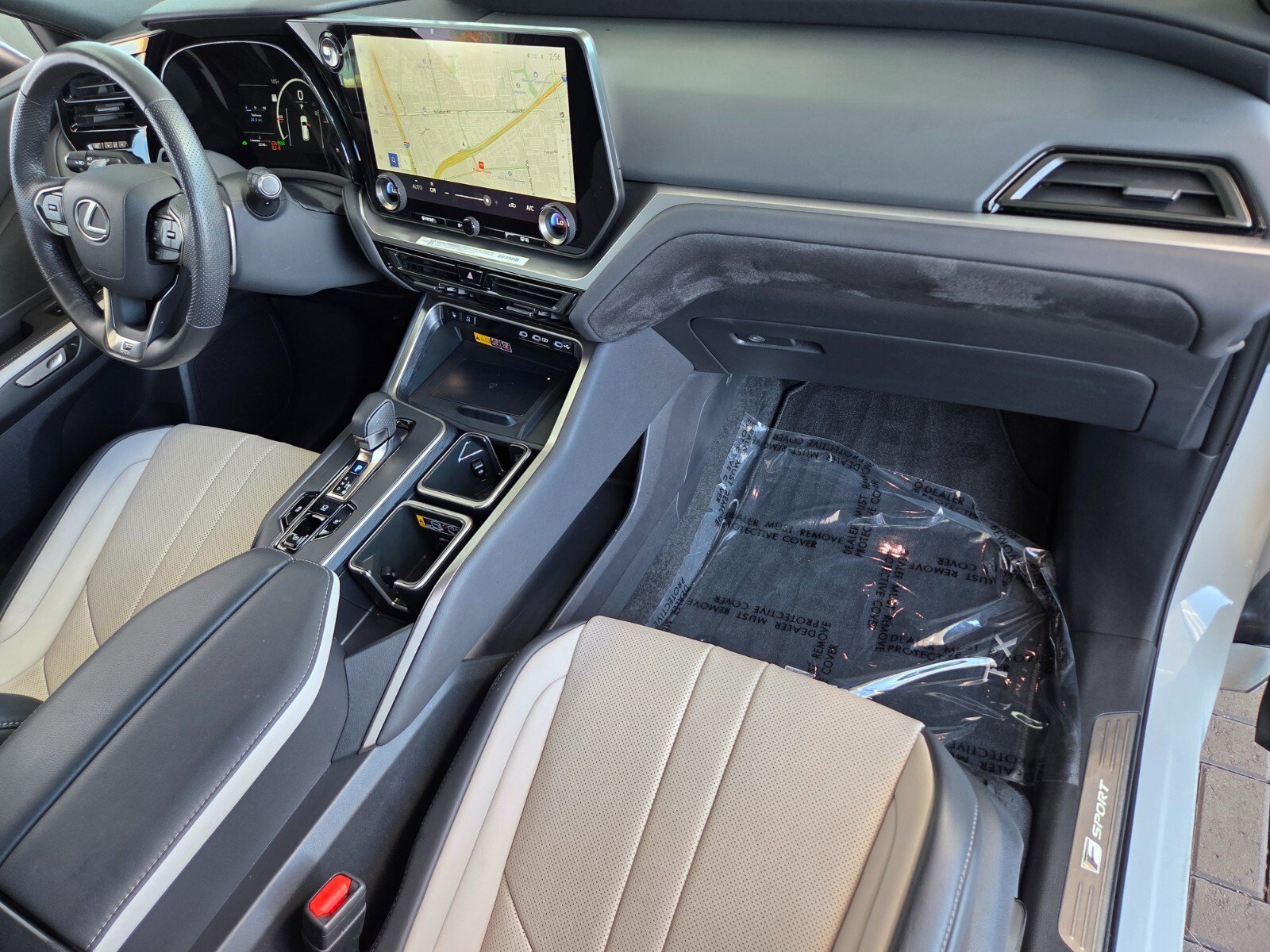 Used 2025 Lexus TX 500h AWD w/ Technology Package image 22