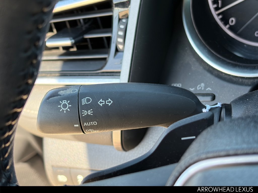 Used 2018 Toyota Camry SE FWD image 20