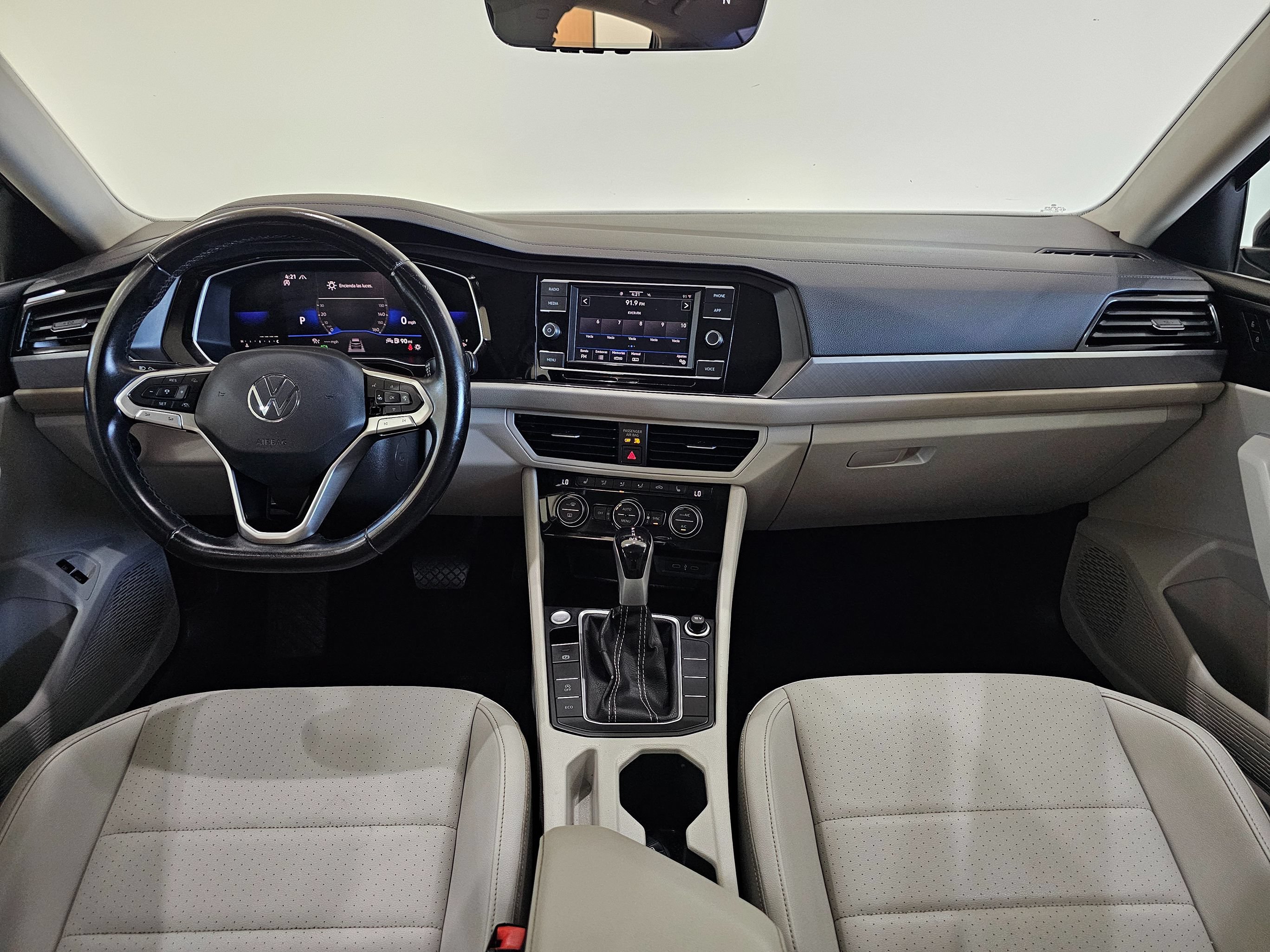 Used 2022 Volkswagen Jetta SE w/ Panoramic Sunroof Package FWD image 23