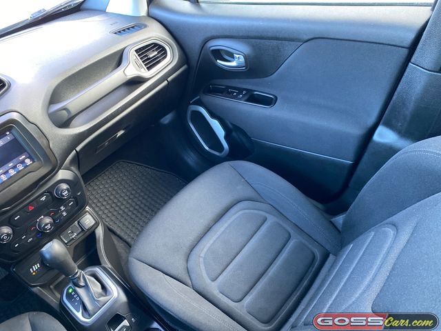 Used 2020 Jeep Renegade Latitude w/ Cold Weather Group image 15