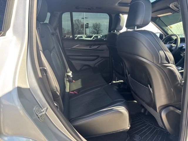 Used 2025 Jeep Grand Cherokee Altitude image 12