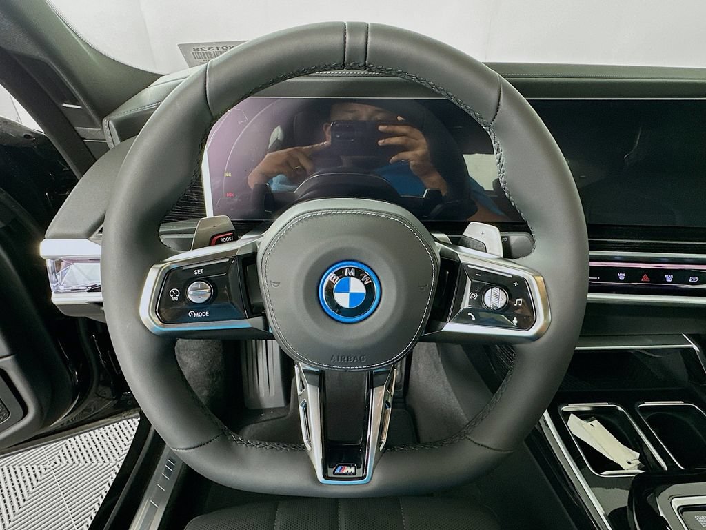 New 2026 BMW 750e xDrive AWD/4WD image 10