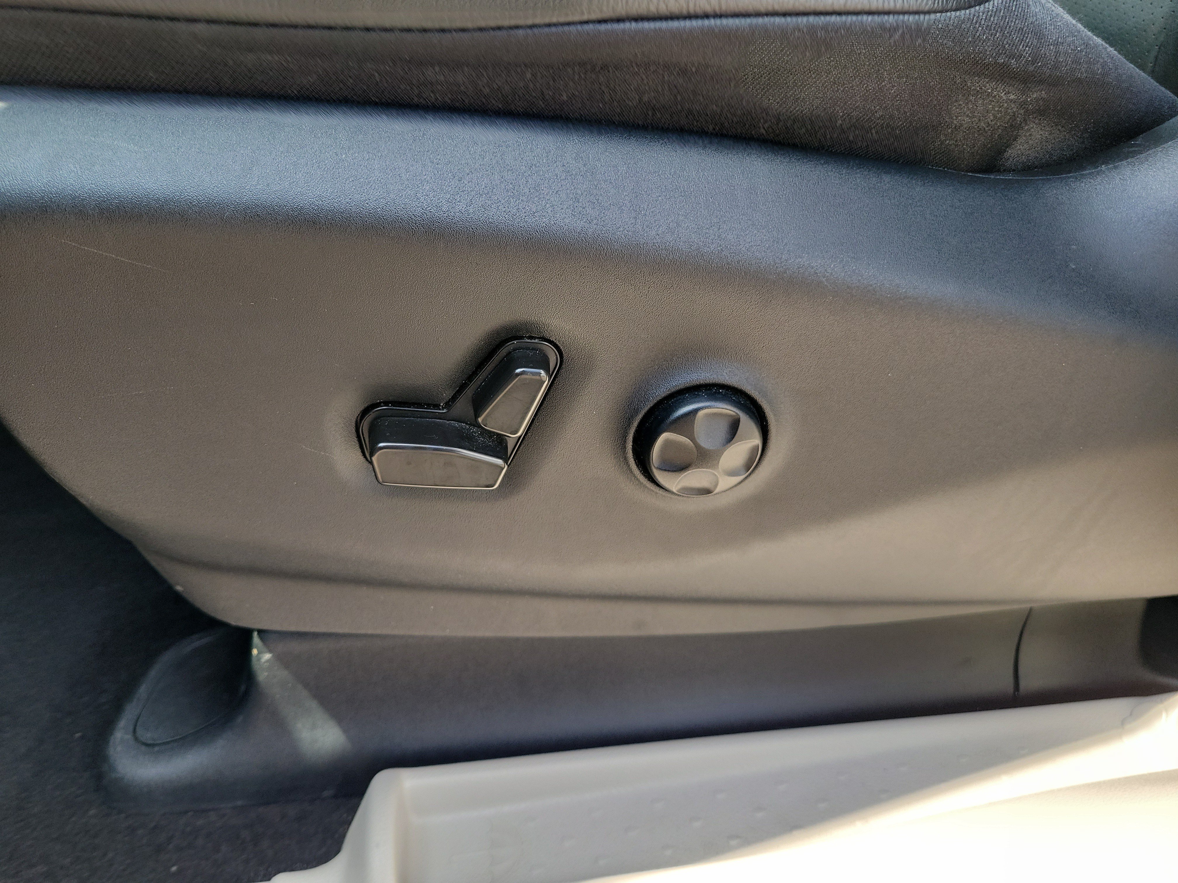Used 2022 Chrysler Pacifica Touring-L FWD image 15