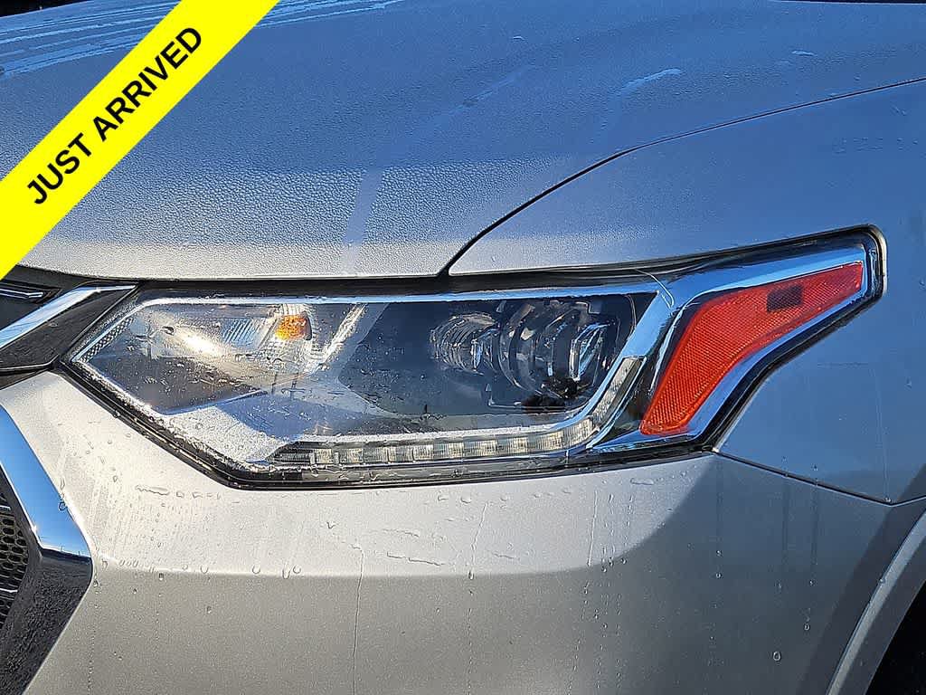 Used 2021 Chevrolet Traverse Premier FWD image 8