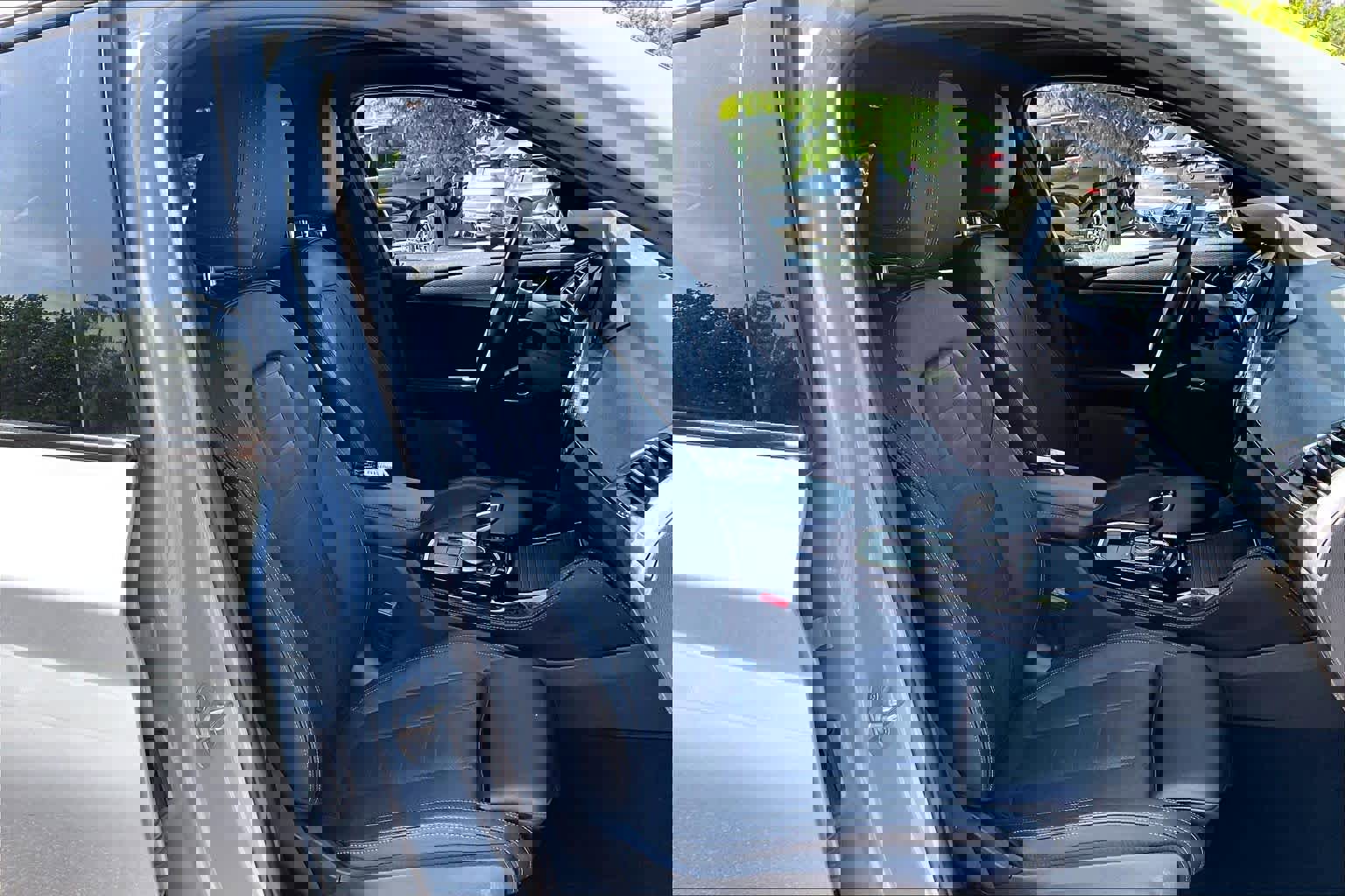 Certified 2024 BMW X4 xDrive30i w/ Premium Package AWD/4WD image 8