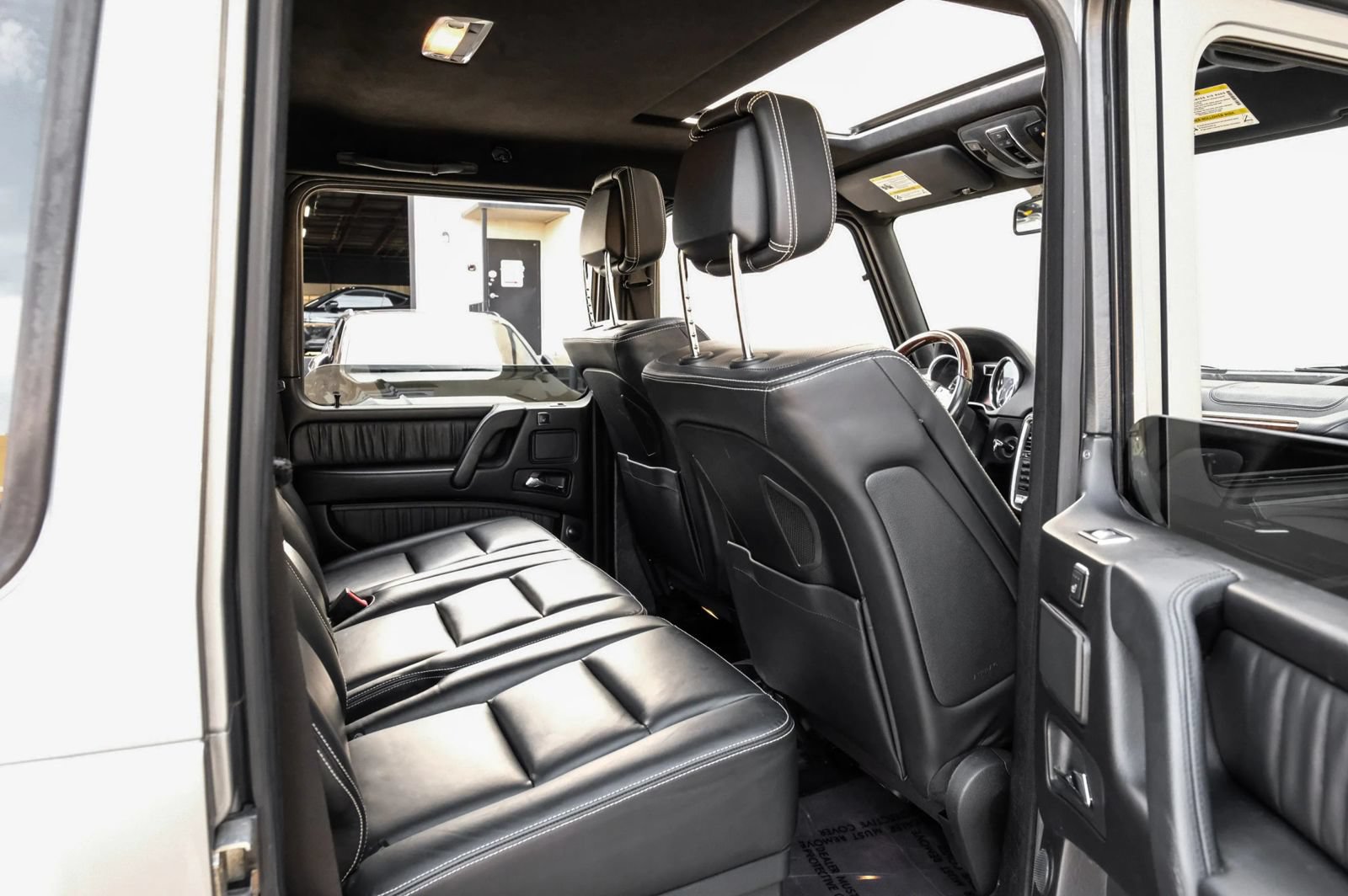 Used 2015 Mercedes-Benz G 63 AMG 4MATIC image 35