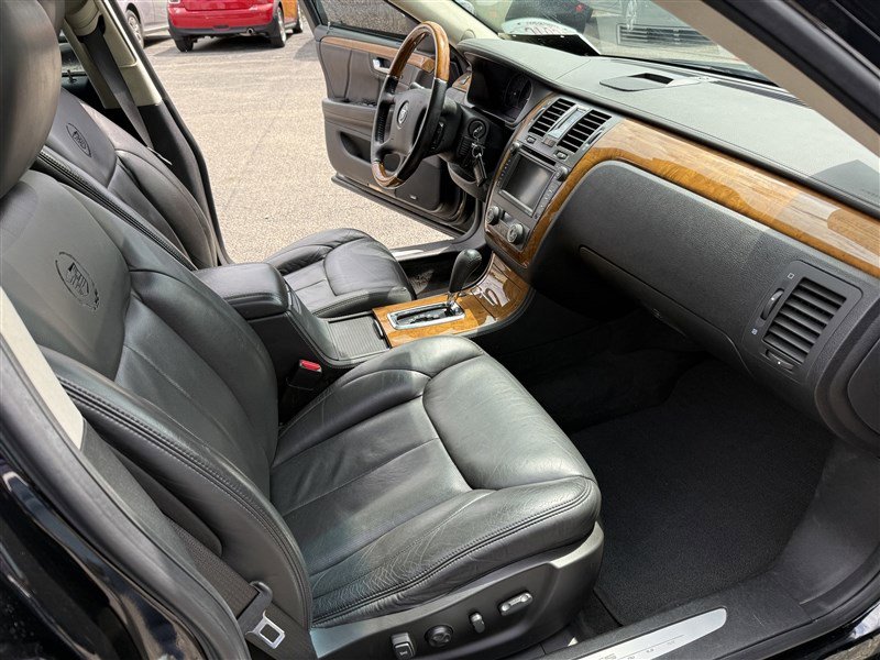 Used 2010 Cadillac DTS Platinum FWD image 8