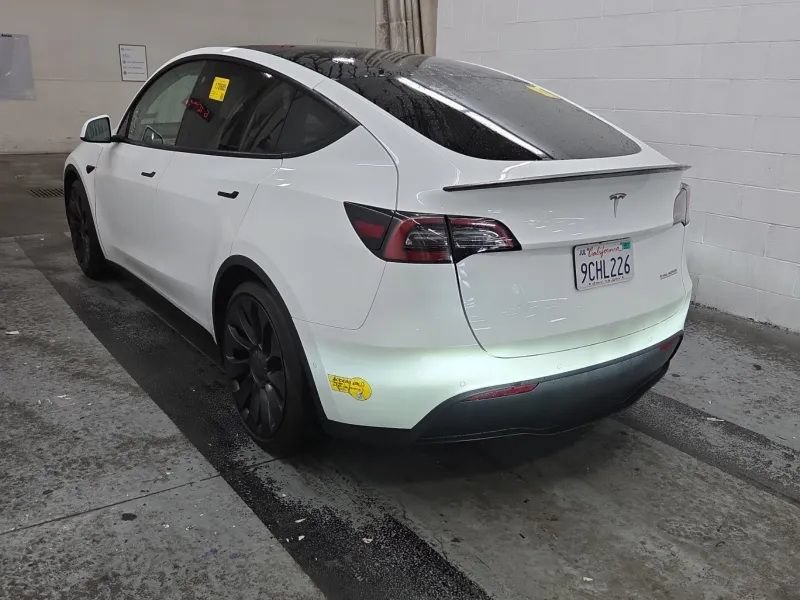 Used 2022 Tesla Model Y Performance AWD/4WD image 2