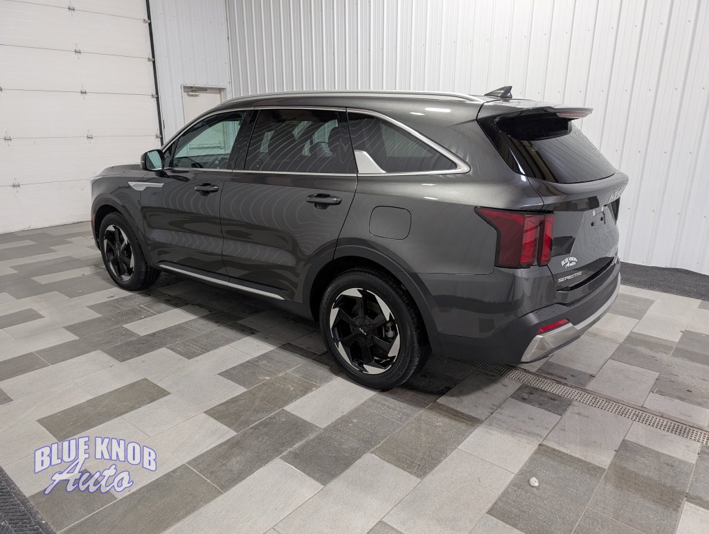 Used 2025 Kia Sorento EX AWD/4WD image 2
