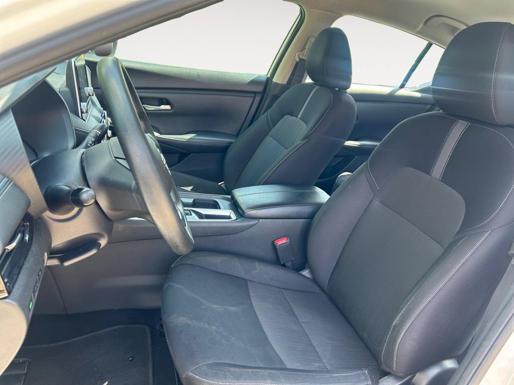 Used 2025 Nissan Sentra SV FWD image 9