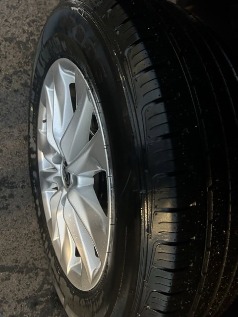 Used 2024 Toyota Corolla Cross LE image 10