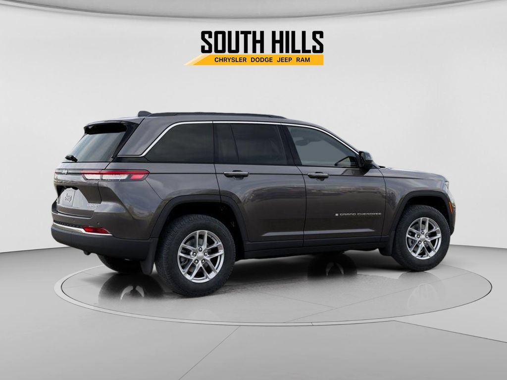 New 2025 Jeep Grand Cherokee Laredo X w/ Luxury Tech Group I AWD/4WD image 4