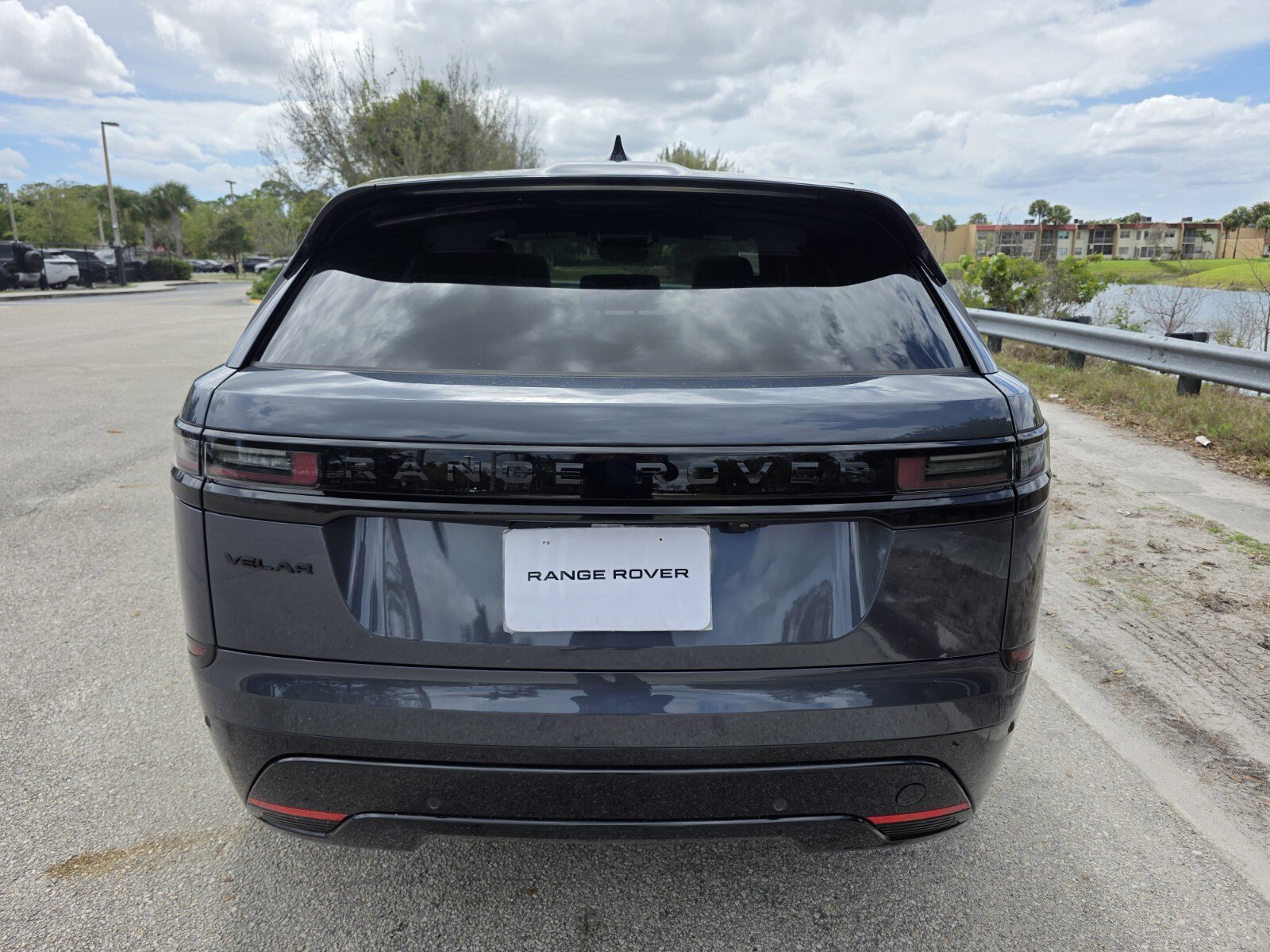 New 2026 Land Rover Range Rover Velar Dynamic SE image 6
