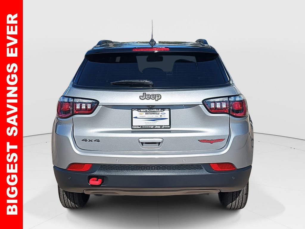 Used 2023 Jeep Compass Trailhawk image 4