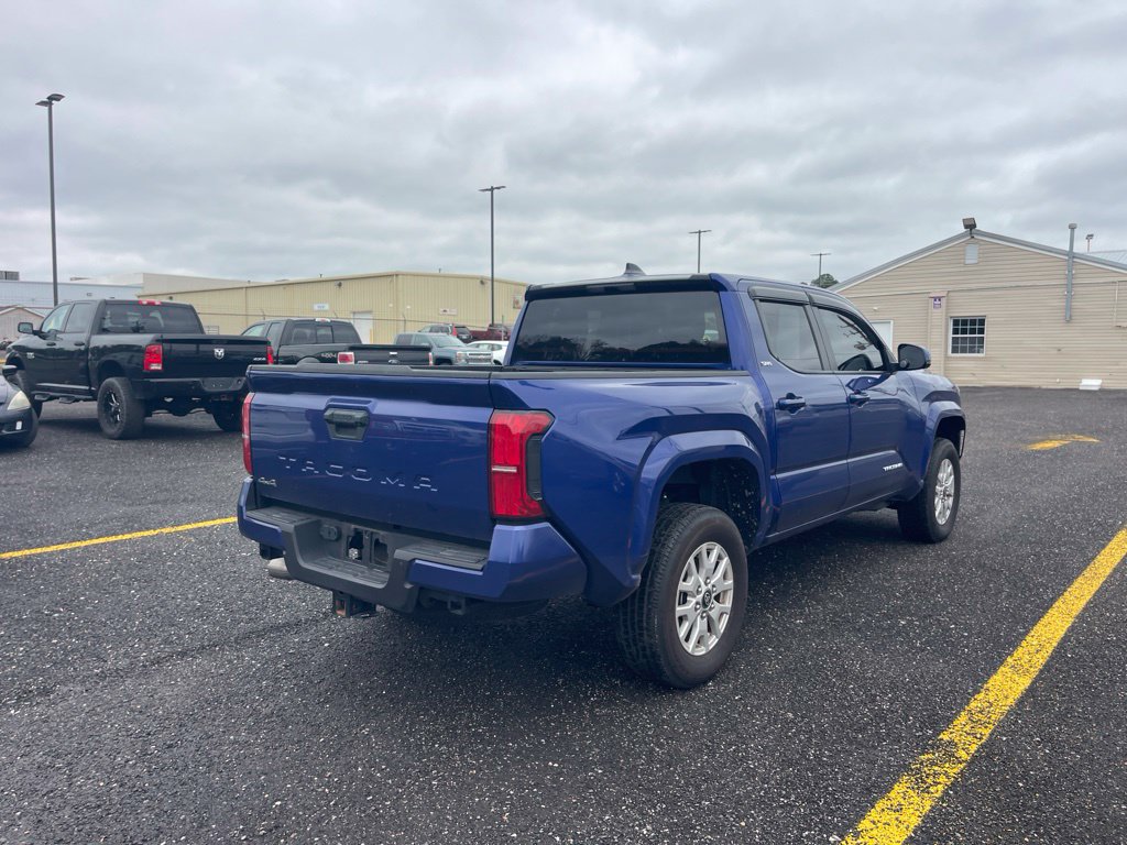 Used 2025 Toyota Tacoma SR5 AWD/4WD image 5