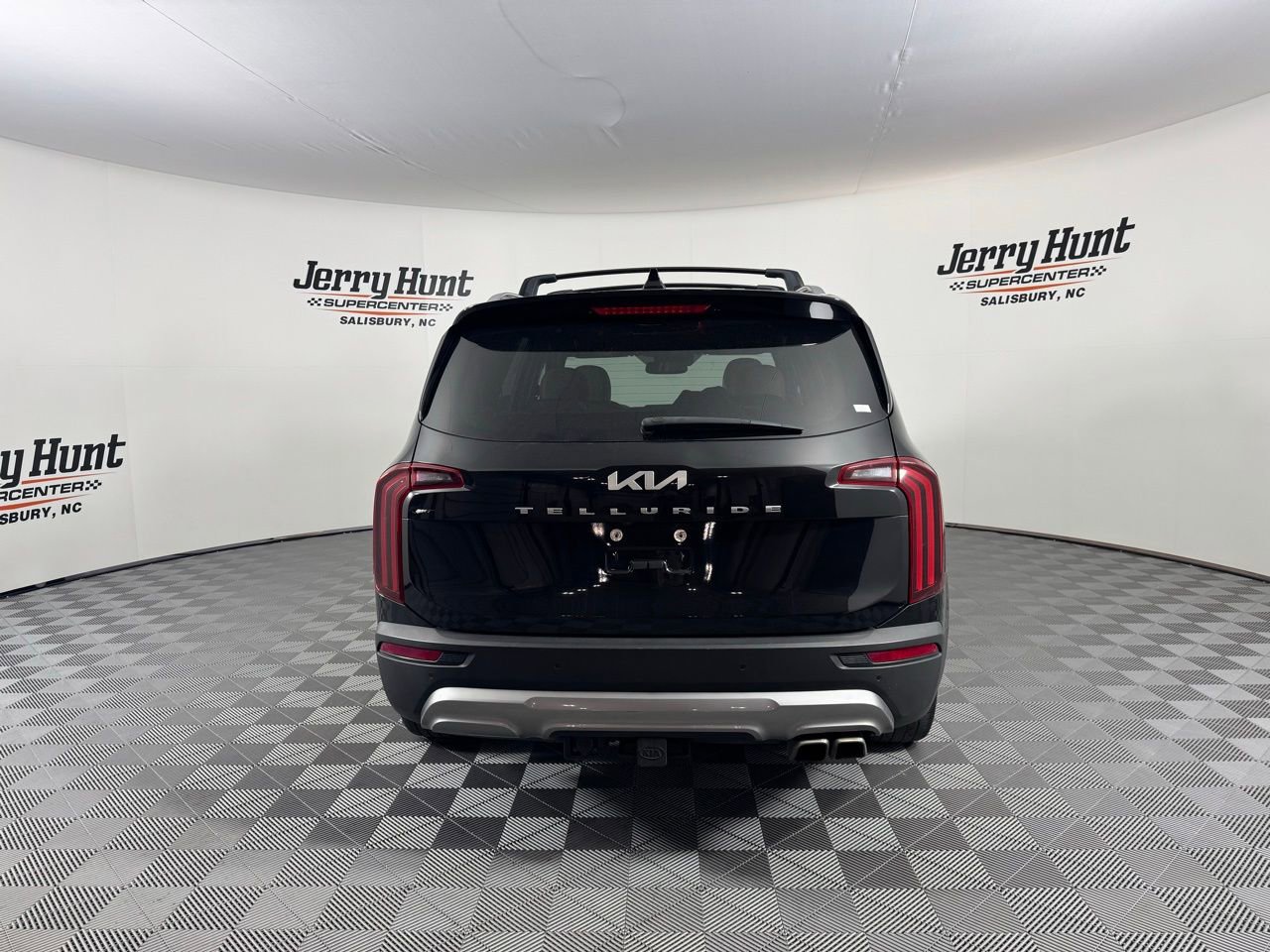 Used 2022 Kia Telluride SX w/ Towing Package image 9