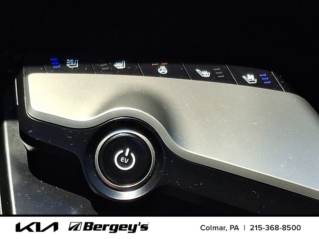 Certified 2025 Kia EV6 Wind AWD/4WD image 27