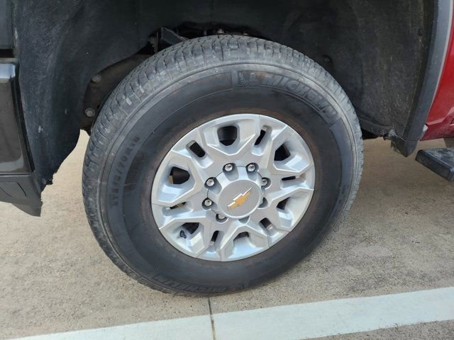 Used 2024 Chevrolet Silverado 2500 LT w/ Safety Package image 9